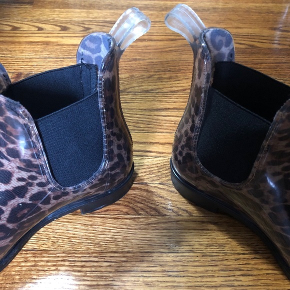 Woman’s Joe Fresh cheetah print rain boots ☔️ - Picture 2 of 5